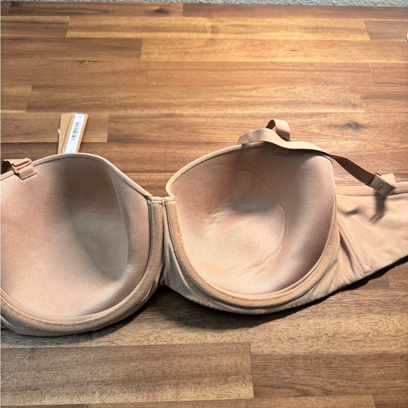 Skims Fits Everybody Strapless Ochre Bra - Picture 6 of 7